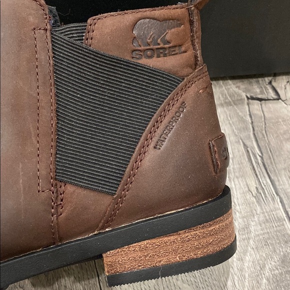 NEW - Sorel - Emelie Waterproof Chelsea Boot - Picture 3 of 9